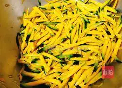 Illustration of how to make pumpkin stuffed buns 4