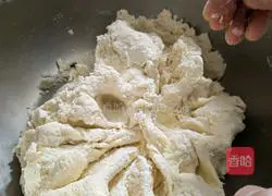 Illustration of how to make sesame sauce layer cake (risen dough) 3