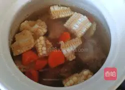 Illustration of how to make carrot and corn bone soup 6