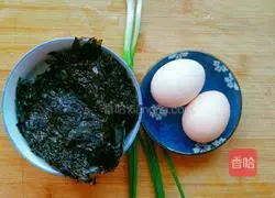 Illustration of how to make seaweed and egg soup 1