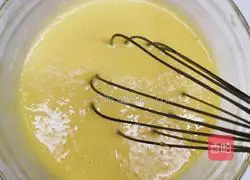 Illustration of how to make raisin carrot egg pancake 1