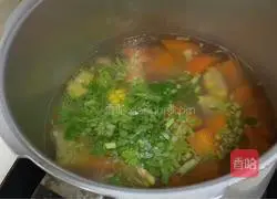Carrot, corn and pork ribs soup recipe 7