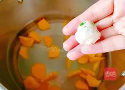 Persimmon Meatball Soup Recipe Illustration 9