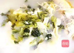 Illustration of how to make pickled vegetables and dried yellow croaker soup 7