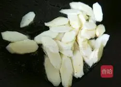 Illustration of how to stir-fry meat slices with yam 7