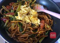 Illustration of Laoganma's fried udon noodles 14