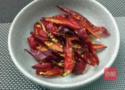 Illustration of how to make red oil belly silk 8