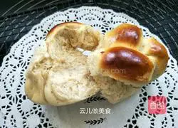 Red date braid small vomit Illustration of making bread 19