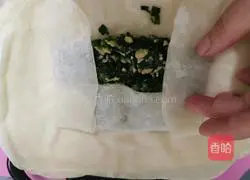 Illustration of how to make spring cake and leek box 16