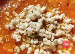 Illustration of how to make spinach noodles with tomato meat sauce 15