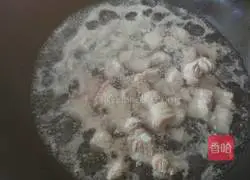 Illustration of how to make pork belly stewed with potatoes 3