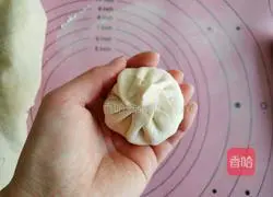 Illustration of how to make Northeastern bean buns 13