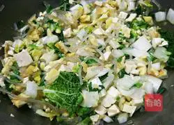 Illustration of how to make vermicelli tofu and egg dumplings 1