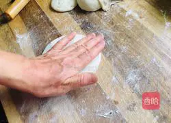 Illustration of how to make leek and egg box 11