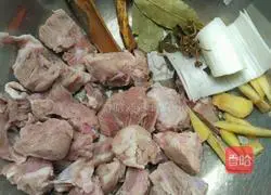 Illustration of how to make pork rib soup 3