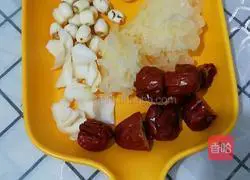 Illustration of Tremella Lotus Seed Soup 1