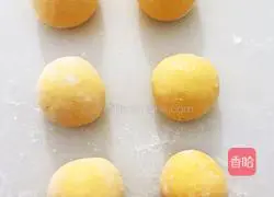 Illustration of how to make pumpkin rolls 3