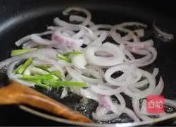 Illustration of how to make fried rice cakes with kimchi 5