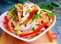 Illustration of how to make cold noodles with shredded chicken 9