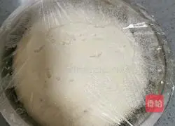 Illustration of how to make black sesame rolls 6