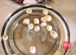 run Relieving dryness of the lungs | Illustration of how to make lotus seeds, horseshoes and chestnut syrup 4