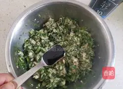 Illustration of how to make wontons with shepherd's purse in sour soup and fresh meat 3