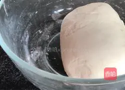 Illustration of how to make steamed buns with grass on the head 3