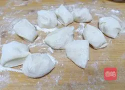 Illustration of making dough mung bean cake 5