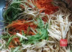 Illustration of how to make vegetarian soup 2