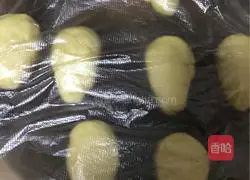 Illustration of how to make croissants 7