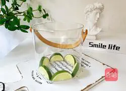 Illustration of how to make fruit tea bubble drinks 4