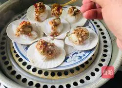 Simplified version of the recipe for steamed scallops with garlic vermicelli 7