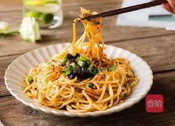 Illustration of how to make appetizing chicken shredded cold noodles 7