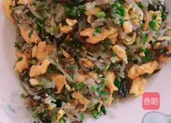 Illustration of how to make chives, vermicelli and egg buns 2