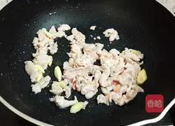 Illustration of how to make fried meat with snow peas 8