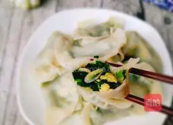 Illustration of how to make leek, shrimp skin and egg dumplings 15