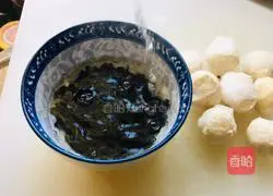 Illustration of how to make cuttlefish ball and seaweed soup 2