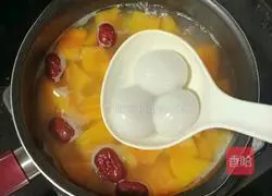 Illustration of how to make papaya, red dates and glutinous rice balls 7