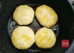 Illustration of making fungus and cabbage pancakes 22