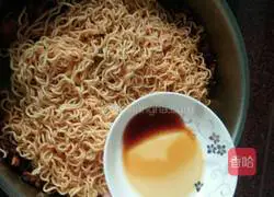 Illustration of how to make mushroom noodles 8