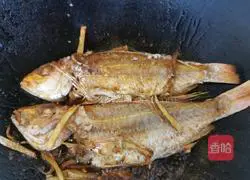 Illustration of how to make pan-fried red cedar fish 5