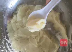 Illustration of how to make potato pancakes 1