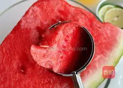 Illustration of how to make salty carambola juice, watermelon and lemon drink 2