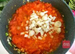 Illustration of how to make mushroom soup with tomato sauce 10