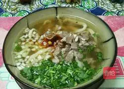 Illustration of how to make beef noodles in clear soup 14
