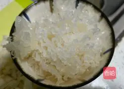 Illustration of how to make Tremella paste 2