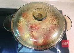 Illustration of how to make hawthorn stewed apples 8