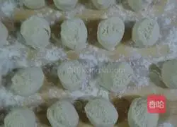 Illustration of how to make beef and radish stuffed buns 8