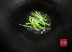 Illustration of how to make tomato, seafood and mushroom soup 3