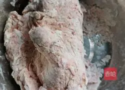 Illustration of making pork buns with distiller's grains 2